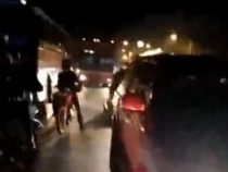Lastwagenfahrer demonstrieren gegen hohe Spritpreise: Wichtige Fernstraßen gesperrt