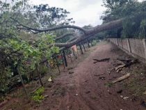 Unwetter verursachte Zerstörung in großen Teilen des Landes