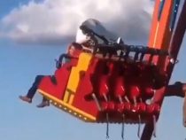 Horror-Unfall im Freizeitpark: Frau hängt kopfüber in Schiffschaukel