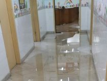 Krankenhaus nach intensiven Regenfällen unter Wasser