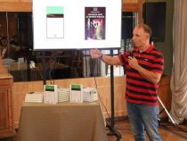 Deutscher Schriftsteller stellt sein Buch über den Kapitalismus in Paraguay vor