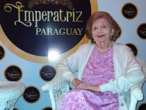 100-Jährige nimmt an Schönheitswettbewerb teil