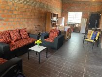 Wachmann, der ein Kind aus den Fluten rettete, hat jetzt ein eigenes Haus