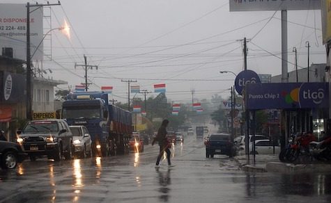 Wochenbeginn mit Regen im ganzen Land