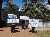 „Diplomat der der Vergewaltigung seines Angestellten beschuldigt wird, darf vor Gericht nicht ungestraft bleiben“