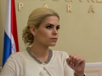 Wegen Falschparker Flug verpasst