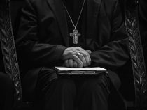 Wenn ein Priester sich verliebt und dann erpresst wird