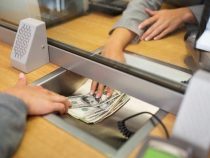 Wechselstuben werden zur Ausfuhr von Dollar-Banknoten berechtigt