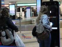 Biometrische Terminals am Flughafen