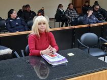 Lange Haftstrafe für Mutter und ihren Partner wegen Missbrauch und Prostitution ihrer Tochter