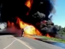 Tankwagen geht in Flammen auf: Feuerwehr hat keine Ausrüstung zum Löschen