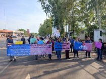 Eltern demonstrieren gegen die Bildungstransformation