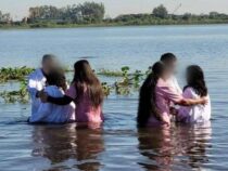 Taufe im verseuchten Flusswasser