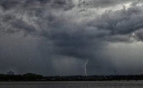 Bis zu 120 mm Regen erwartet: Ein schweres Sturmsystem beeinflusst den Wochenstart