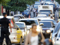 Nur 17 % nutzen öffentliche Verkehrsmittel