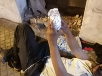 Essensbestellung storniert und dann an Obdachlose verteilt