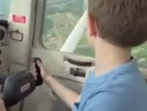 Kind als Copilot: Luftfahrtbehörde leitet Ermittlungen ein