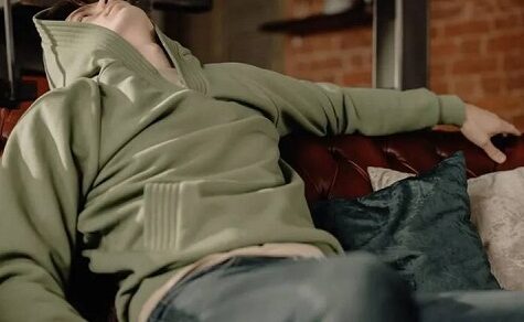 Acht Stunden Schlaf und gesunde Bindungen: Die Schlüssel zur Stärkung der psychischen Gesundheit