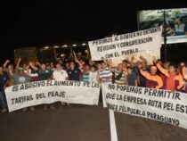 Mauterhöhung: Trucker blockieren Fernstraße