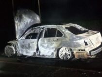 Wenn von einem Mercedes Benz nur noch heißes Blech übrigbleibt