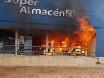 Großbrand im Almacen 50