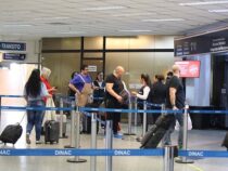 Flughafen Silvio Pettirossi: Senad-Agenten forderten von einem Spanier 15 Euro Bestechungsgeld wegen mitgebrachter Würstchen