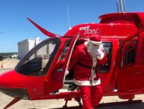 Der Weihnachtsmann lässt den Schlitten stehen und nimmt den Hubschrauber