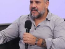 Ever Villalba an die Regierung: „Man setzt einen Arzt ab, weil er seine Stimme erhebt, traut sich aber nicht, einen Botschafter zu entlassen, der sie der Bestechlichkeit bezichtigt“