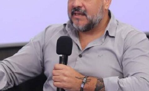 Ever Villalba an die Regierung: „Man setzt einen Arzt ab, weil er seine Stimme erhebt, traut sich aber nicht, einen Botschafter zu entlassen, der sie der Bestechlichkeit bezichtigt“