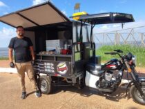 Mit dem Hot-Dog-Motorrad auf Tour