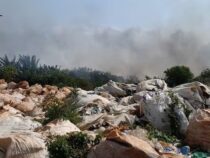 Feuer verwüstet Recyclinganlage und 50 Tonnen Plastiksäcke verbrennen