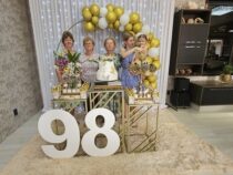 98. Geburtstag: 5 Generationen vereint