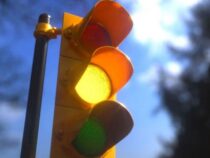 Gelbe Ampel überfahren: Kein Bußgeld droht mehr