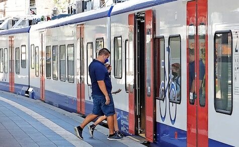 Nahverkehrszug soll vor 2030 in Betrieb gehen, schätzt Industrieminister
