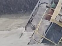 Schockierendes Video: Boot sinkt während des Sturms im Rio Paraguay