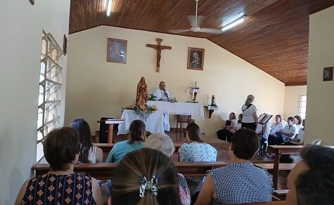 Besser als jede Medizin? Wie der Gang zur Kirche wie ein natürliches Schmerzmittel wirkt