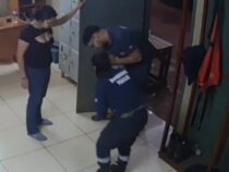 Feuerwehrmann rettet das Leben eines Babys, das am Ersticken war