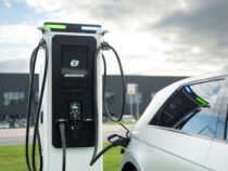 Kosteneffiziente EV-Ladestationen für kleine Unternehmen: Vorteile und Fördermöglichkeiten