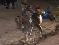 Weil kein Bus kam: Frau verunglückt auf dem Nachhauseweg tödlich auf einem Motorrad
