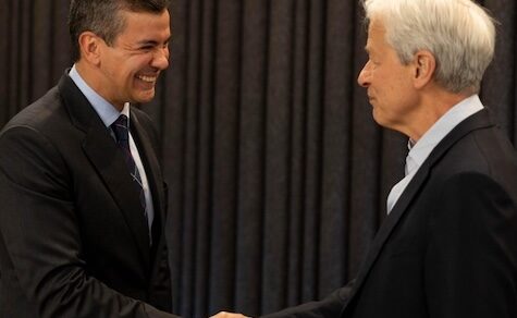 J.P. MORGAN hebt die Sicherheit für Geschäfte in Paraguay hervor