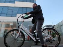 Verbraucherschutzbehörde warnt vor Kurzschlussgefahr bei Elektrofahrrädern