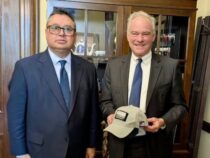 Lobbyarbeit: Leite traf sich mit einem der Demokraten, der die Aufhebung der Sanktionen gegen HC verurteilte