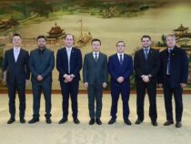 Trotz fehelnder diplomatischer Beziehungen: Paraguayische Abgeordnete besuchen China
