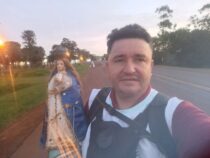 Tausende Schritte aus Liebe: Die beeindruckende Pilgerreise eines Vaters