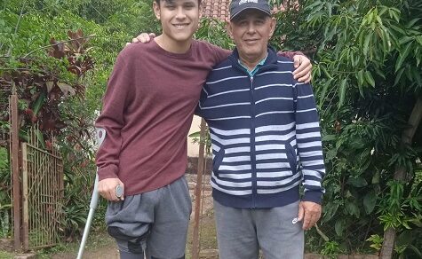 So sehen Sieger aus: Sieg der Gemeinschaft für Fernando Aquino