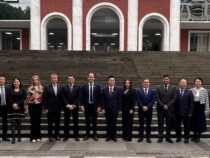 Vor ihrer Rückkehr nach Asunción besuchten die paraguayischen Abgeordneten den Hauptsitz von Huawei in China