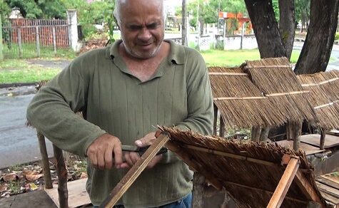 Trotz Massenware: Warum die Paraguayer die traditionellen, handgefertigten Krippen lieben