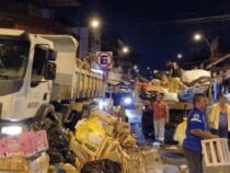 Das Geschäft brummt, der Müll stapelt sich