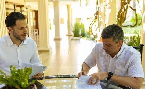 Peña verkündet Gesetz, das die Stromerzeugung aus nicht-hydraulischen erneuerbaren Energiequellen ermöglicht