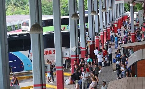 Reisewelle in Paraguay: Busbahnhof von Asunción stellt mit fast 700.000 Passagieren neuen Rekord auf